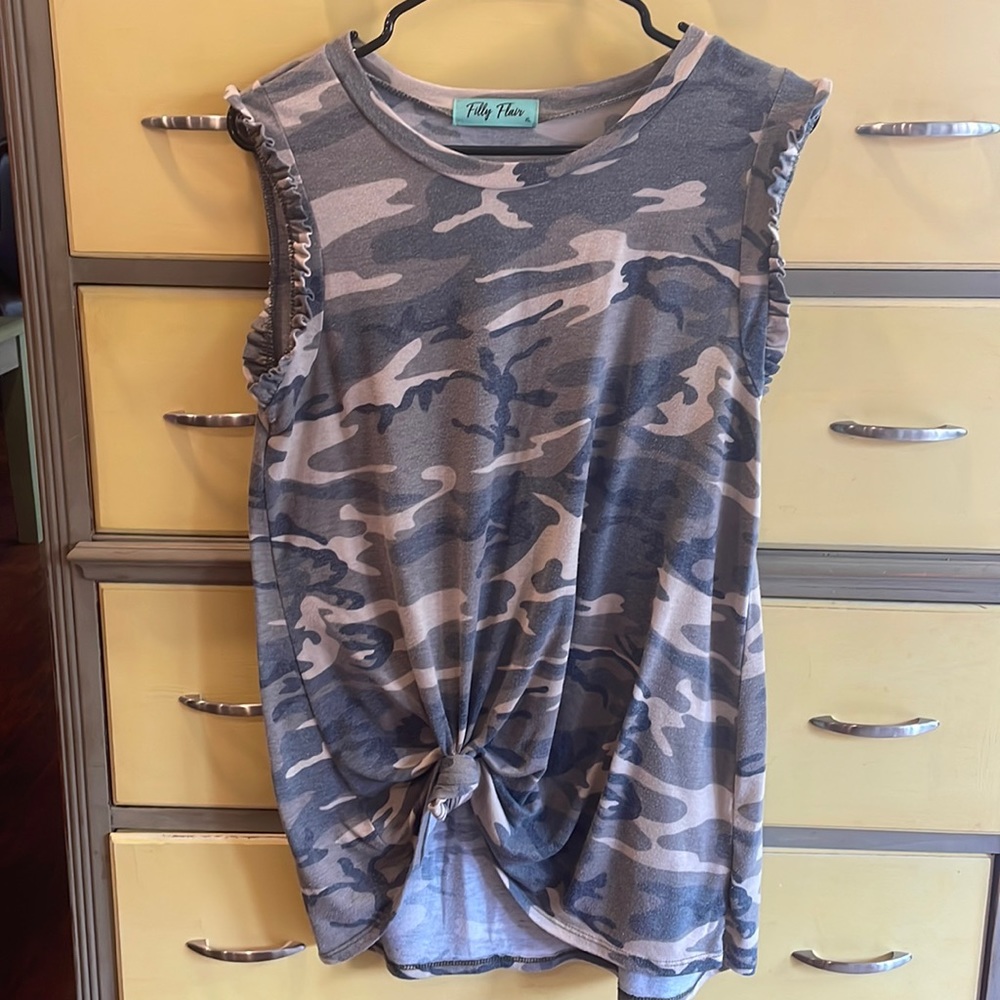 Camo tank size XL